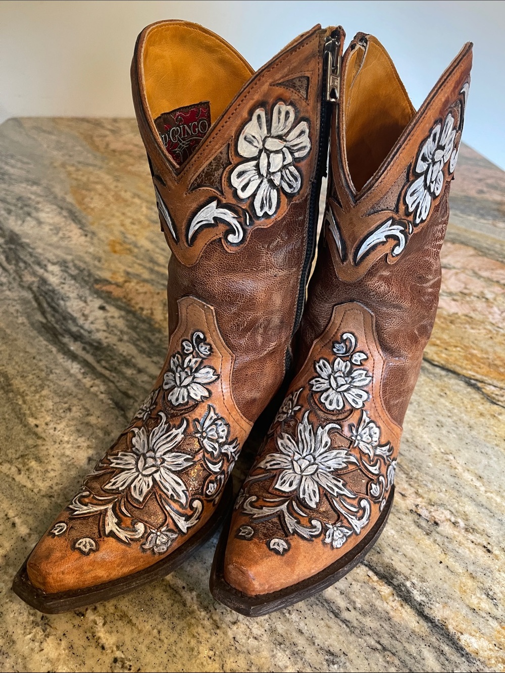 Old Gringo Aster Tooled Floral Boots
Size 7